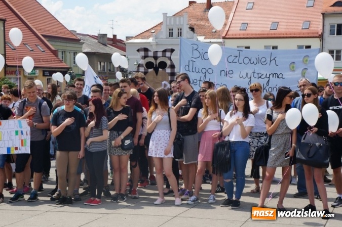 Zdjęcie w galerii na portalu naszwodzislaw.com: Wybijali rytm 