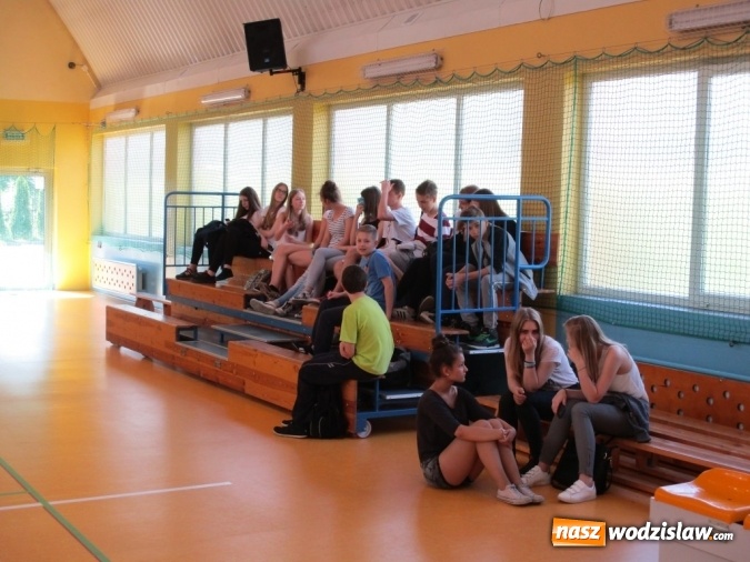 Zdjęcie w galerii na portalu naszwodzislaw.com: Rozegrali turniej tenisa stołowego z okazji Dnia Dziecka  wiadomości z regionu