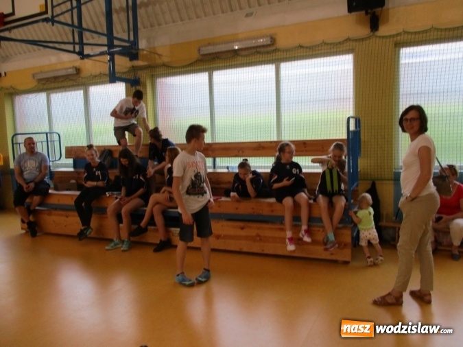 Zdjęcie w galerii na portalu naszwodzislaw.com: Rozegrali turniej tenisa stołowego z okazji Dnia Dziecka  wiadomości z regionu