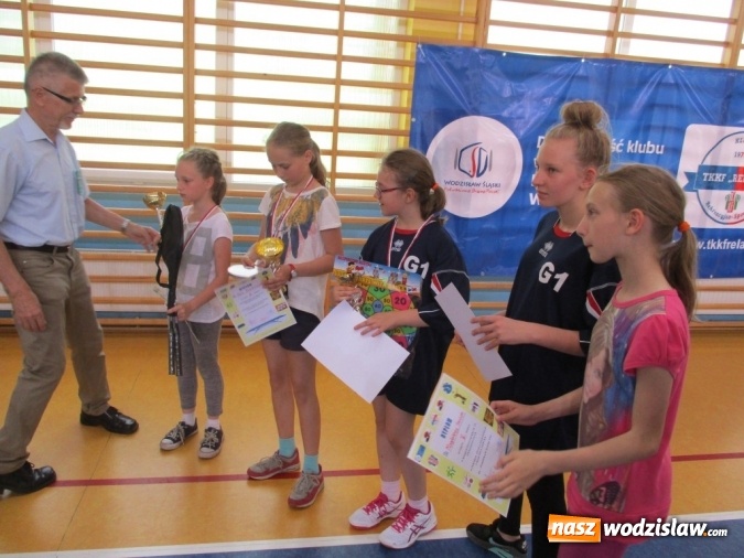 Zdjęcie w galerii na portalu naszwodzislaw.com: Rozegrali turniej tenisa stołowego z okazji Dnia Dziecka  wiadomości z regionu