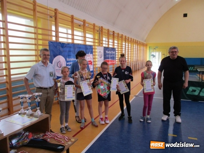 Zdjęcie w galerii na portalu naszwodzislaw.com: Rozegrali turniej tenisa stołowego z okazji Dnia Dziecka  wiadomości z regionu