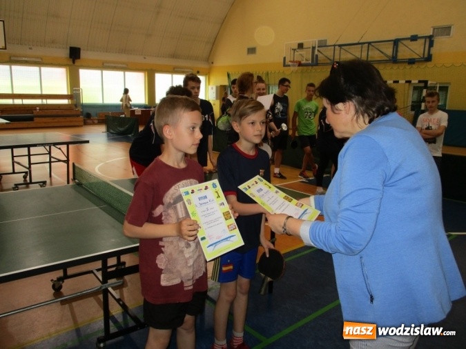Zdjęcie w galerii na portalu naszwodzislaw.com: Rozegrali turniej tenisa stołowego z okazji Dnia Dziecka  wiadomości z regionu