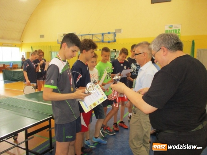 Zdjęcie w galerii na portalu naszwodzislaw.com: Rozegrali turniej tenisa stołowego z okazji Dnia Dziecka  wiadomości z regionu