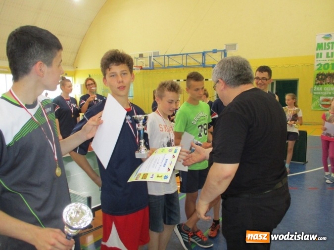 Zdjęcie w galerii na portalu naszwodzislaw.com: Rozegrali turniej tenisa stołowego z okazji Dnia Dziecka  wiadomości z regionu