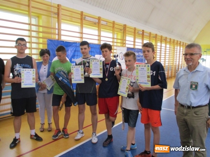 Zdjęcie w galerii na portalu naszwodzislaw.com: Rozegrali turniej tenisa stołowego z okazji Dnia Dziecka  wiadomości z regionu