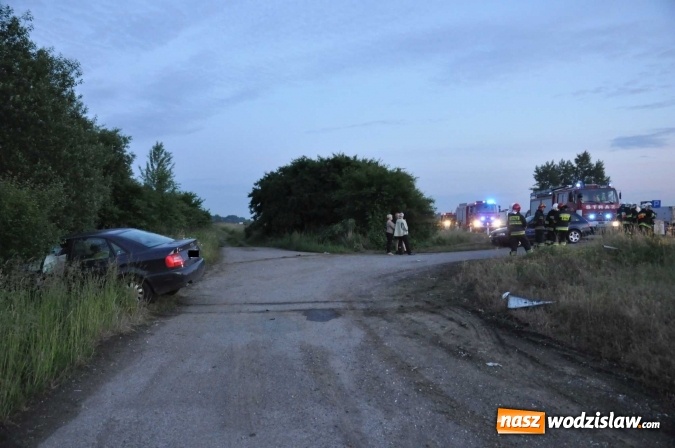 Zdjęcie w galerii na portalu naszwodzislaw.com: Wypadek przed Olzą. Audi z powiatu wodzisławskiego wjechało pod przyczepę ciągnika wiadomości z regionu