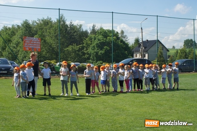Zdjęcie w galerii na portalu naszwodzislaw.com: Mszana: Dzień Dziecka na sportowo  wiadomości z regionu
