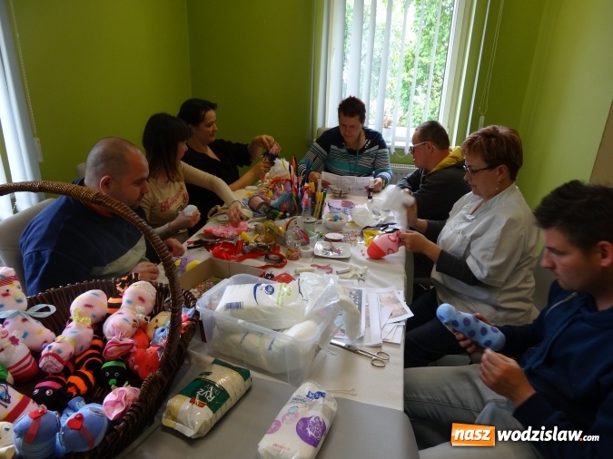 Zdjęcie w galerii na portalu naszwodzislaw.com: Z własnej inicjatywy obdarowali dzieci przebywające w rydułtowskim szpitalu  wiadomości z regionu