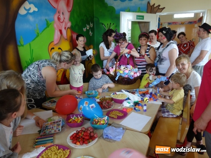 Zdjęcie w galerii na portalu naszwodzislaw.com: Z własnej inicjatywy obdarowali dzieci przebywające w rydułtowskim szpitalu  wiadomości z regionu