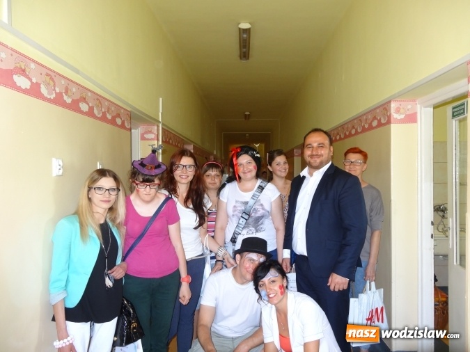 Zdjęcie w galerii na portalu naszwodzislaw.com: Z własnej inicjatywy obdarowali dzieci przebywające w rydułtowskim szpitalu  wiadomości z regionu