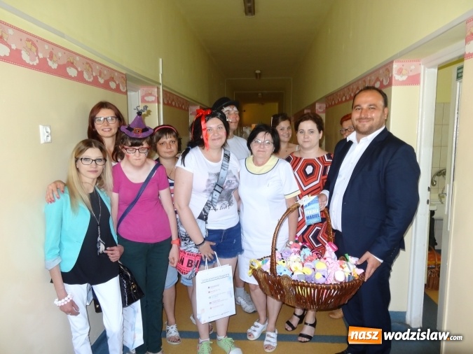Zdjęcie w galerii na portalu naszwodzislaw.com: Z własnej inicjatywy obdarowali dzieci przebywające w rydułtowskim szpitalu  wiadomości z regionu