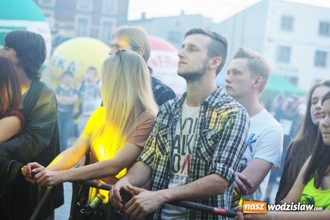 Zdjęcie w galerii na portalu naszwodzislaw.com: Szymona Wydra & CARPE DIEM gwiazdą wieczoru Dni Pszowa. Nie obyło się bez problemów technicznych wiadomości z regionu