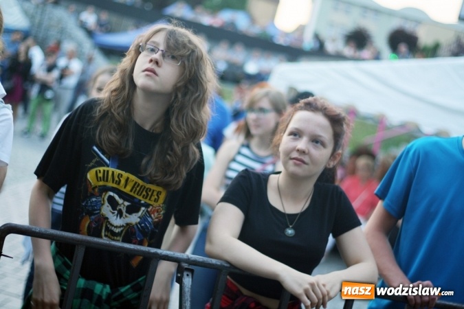 Zdjęcie w galerii na portalu naszwodzislaw.com: Szymona Wydra & CARPE DIEM gwiazdą wieczoru Dni Pszowa. Nie obyło się bez problemów technicznych wiadomości z regionu