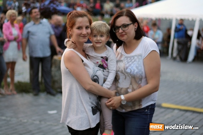 Zdjęcie w galerii na portalu naszwodzislaw.com: Szymona Wydra & CARPE DIEM gwiazdą wieczoru Dni Pszowa. Nie obyło się bez problemów technicznych wiadomości z regionu