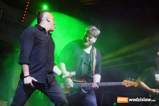 Zdjęcie w galerii na portalu naszwodzislaw.com: Szymona Wydra & CARPE DIEM gwiazdą wieczoru Dni Pszowa. Nie obyło się bez problemów technicznych wiadomości z regionu