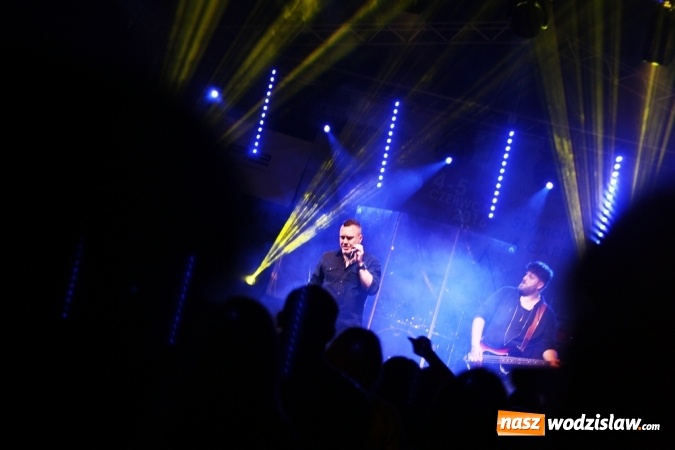 Zdjęcie w galerii na portalu naszwodzislaw.com: Szymona Wydra & CARPE DIEM gwiazdą wieczoru Dni Pszowa. Nie obyło się bez problemów technicznych wiadomości z regionu