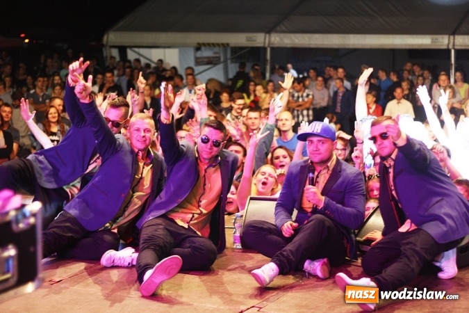 Zdjęcie w galerii na portalu naszwodzislaw.com: Zesp&oacute;ł Soleo rozgrzał marklowicką publiczność wiadomości z regionu