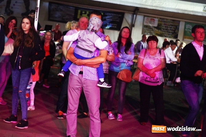 Zdjęcie w galerii na portalu naszwodzislaw.com: Zesp&oacute;ł Soleo rozgrzał marklowicką publiczność wiadomości z regionu