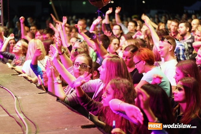 Zdjęcie w galerii na portalu naszwodzislaw.com: Zesp&oacute;ł Soleo rozgrzał marklowicką publiczność wiadomości z regionu