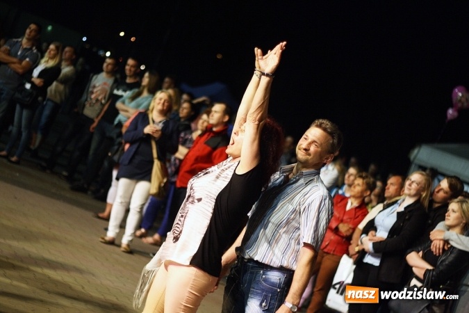 Zdjęcie w galerii na portalu naszwodzislaw.com: Zesp&oacute;ł Soleo rozgrzał marklowicką publiczność wiadomości z regionu