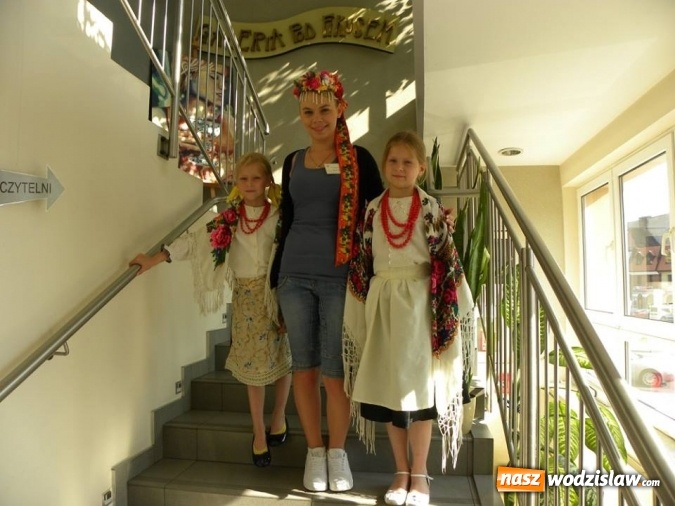 Zdjęcie w galerii na portalu naszwodzislaw.com: Noc Bibliotek w Wodzisławiu Śląskim z udziałem Ślązaczki Roku oraz Kuby Blokesza  wiadomości z regionu