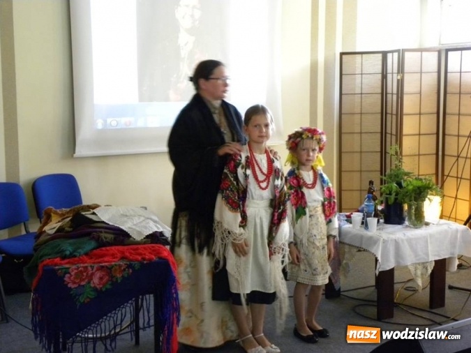 Zdjęcie w galerii na portalu naszwodzislaw.com: Noc Bibliotek w Wodzisławiu Śląskim z udziałem Ślązaczki Roku oraz Kuby Blokesza  wiadomości z regionu