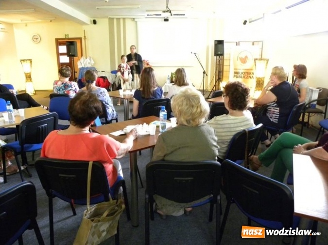 Zdjęcie w galerii na portalu naszwodzislaw.com: Noc Bibliotek w Wodzisławiu Śląskim z udziałem Ślązaczki Roku oraz Kuby Blokesza  wiadomości z regionu