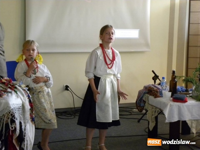 Zdjęcie w galerii na portalu naszwodzislaw.com: Noc Bibliotek w Wodzisławiu Śląskim z udziałem Ślązaczki Roku oraz Kuby Blokesza  wiadomości z regionu