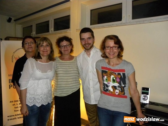Zdjęcie w galerii na portalu naszwodzislaw.com: Noc Bibliotek w Wodzisławiu Śląskim z udziałem Ślązaczki Roku oraz Kuby Blokesza  wiadomości z regionu