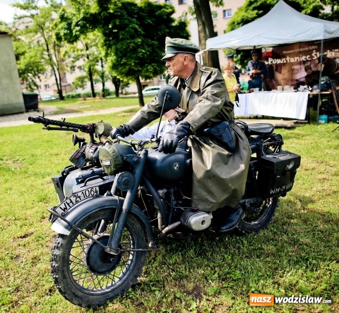 Zdjęcie w galerii na portalu naszwodzislaw.com: Piknikowa lekcja historii i patriotyzmu w Zespole Szkół Ponadgimnazjalnych nr 2 w Rydułtowach wiadomości z regionu