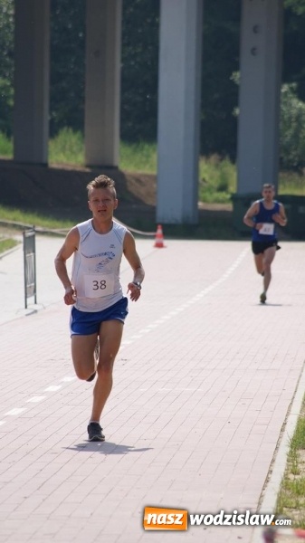 Zdjęcie w galerii na portalu naszwodzislaw.com: Druga edycja cyklu porannych bieg&oacute;w przełajowych za nami wiadomości z regionu