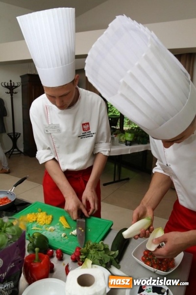 Zdjęcie w galerii na portalu naszwodzislaw.com: Młodzież rywalizowała w mistrzostwach gastronomicznych wiadomości z regionu