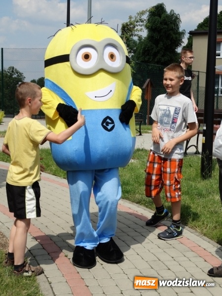 Zdjęcie w galerii na portalu naszwodzislaw.com: W Rzuchowie obchodzili Dzień Dziecka. W pomoc włączyli się strażacy z Głożyn wiadomości z regionu