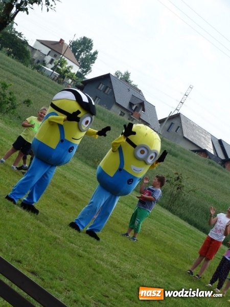 Zdjęcie w galerii na portalu naszwodzislaw.com: W Rzuchowie obchodzili Dzień Dziecka. W pomoc włączyli się strażacy z Głożyn wiadomości z regionu