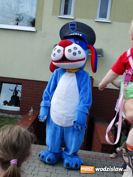 Zdjęcie w galerii na portalu naszwodzislaw.com: W Rzuchowie obchodzili Dzień Dziecka. W pomoc włączyli się strażacy z Głożyn wiadomości z regionu