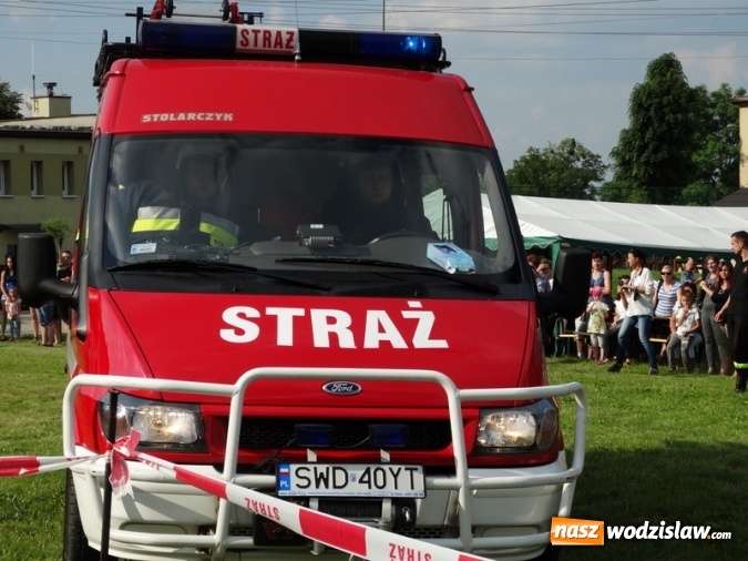 Zdjęcie w galerii na portalu naszwodzislaw.com: W Rzuchowie obchodzili Dzień Dziecka. W pomoc włączyli się strażacy z Głożyn wiadomości z regionu