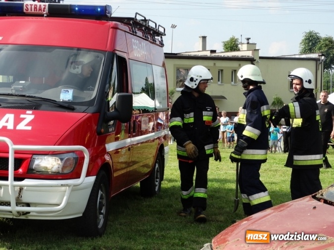 Zdjęcie w galerii na portalu naszwodzislaw.com: W Rzuchowie obchodzili Dzień Dziecka. W pomoc włączyli się strażacy z Głożyn wiadomości z regionu