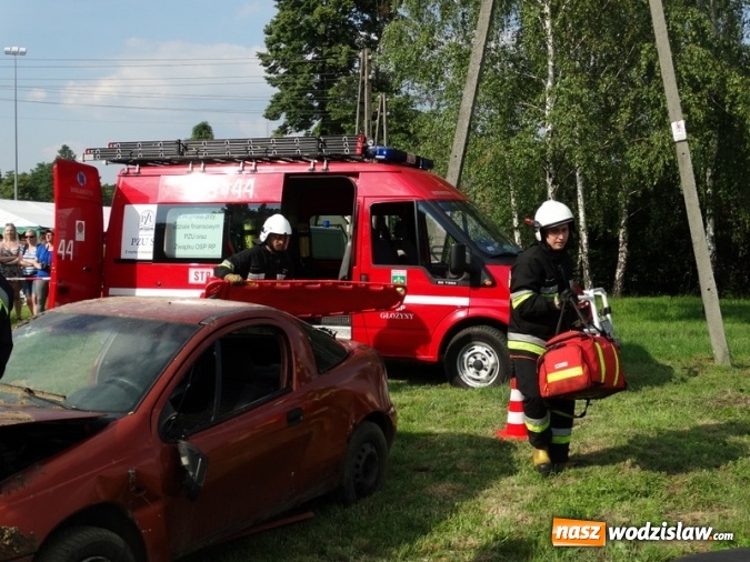 Zdjęcie w galerii na portalu naszwodzislaw.com: W Rzuchowie obchodzili Dzień Dziecka. W pomoc włączyli się strażacy z Głożyn wiadomości z regionu