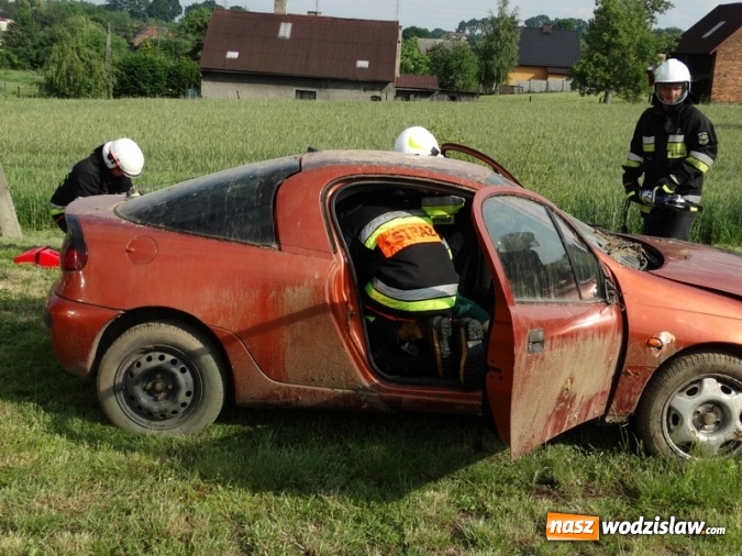 Zdjęcie w galerii na portalu naszwodzislaw.com: W Rzuchowie obchodzili Dzień Dziecka. W pomoc włączyli się strażacy z Głożyn wiadomości z regionu