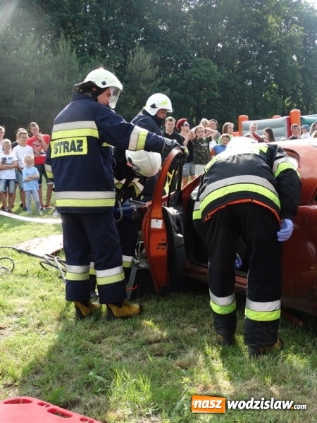 Zdjęcie w galerii na portalu naszwodzislaw.com: W Rzuchowie obchodzili Dzień Dziecka. W pomoc włączyli się strażacy z Głożyn wiadomości z regionu