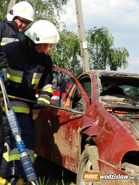 Zdjęcie w galerii na portalu naszwodzislaw.com: W Rzuchowie obchodzili Dzień Dziecka. W pomoc włączyli się strażacy z Głożyn wiadomości z regionu