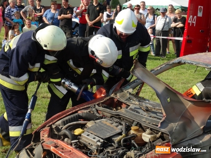Zdjęcie w galerii na portalu naszwodzislaw.com: W Rzuchowie obchodzili Dzień Dziecka. W pomoc włączyli się strażacy z Głożyn wiadomości z regionu