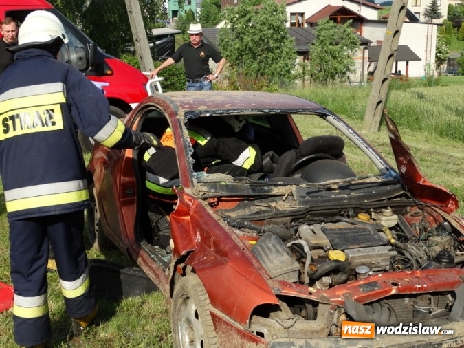 Zdjęcie w galerii na portalu naszwodzislaw.com: W Rzuchowie obchodzili Dzień Dziecka. W pomoc włączyli się strażacy z Głożyn wiadomości z regionu