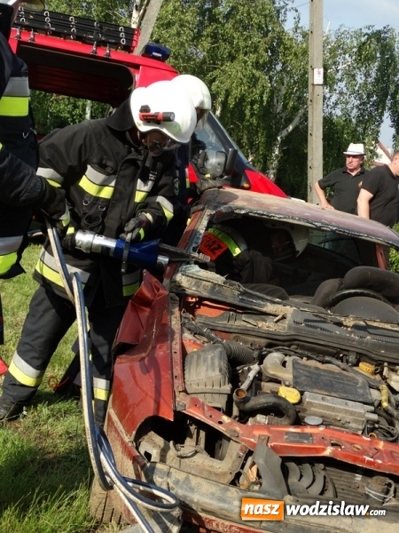 Zdjęcie w galerii na portalu naszwodzislaw.com: W Rzuchowie obchodzili Dzień Dziecka. W pomoc włączyli się strażacy z Głożyn wiadomości z regionu