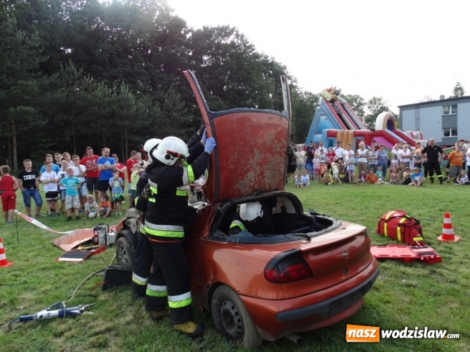 Zdjęcie w galerii na portalu naszwodzislaw.com: W Rzuchowie obchodzili Dzień Dziecka. W pomoc włączyli się strażacy z Głożyn wiadomości z regionu