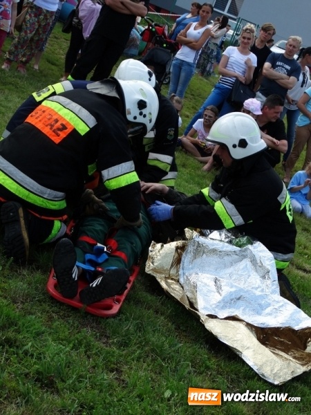 Zdjęcie w galerii na portalu naszwodzislaw.com: W Rzuchowie obchodzili Dzień Dziecka. W pomoc włączyli się strażacy z Głożyn wiadomości z regionu