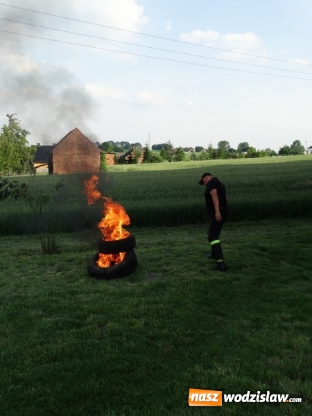 Zdjęcie w galerii na portalu naszwodzislaw.com: W Rzuchowie obchodzili Dzień Dziecka. W pomoc włączyli się strażacy z Głożyn wiadomości z regionu