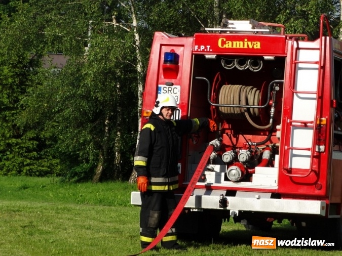 Zdjęcie w galerii na portalu naszwodzislaw.com: W Rzuchowie obchodzili Dzień Dziecka. W pomoc włączyli się strażacy z Głożyn wiadomości z regionu