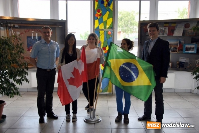 Zdjęcie w galerii na portalu naszwodzislaw.com: Międzynarodowy projekt w ZST. Studentki z Kanady i Brazylii gościły w Wodzisławiu wiadomości z regionu