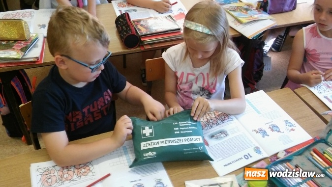 Zdjęcie w galerii na portalu naszwodzislaw.com: Uczniowie z SP nr 15 wiedzą jak udzielać pierwszej pomocy wiadomości z regionu